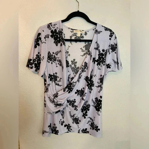 Michael Michael Kors Faux Wrap Floral Blouse Size Medium Purple Black - Picture 3 of 8